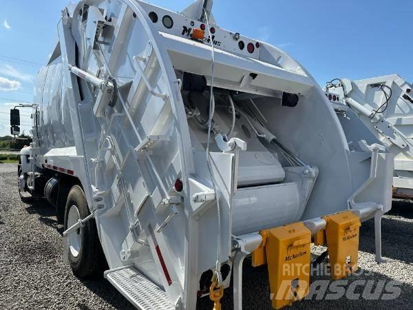 International 7400 Renovationslastbiler