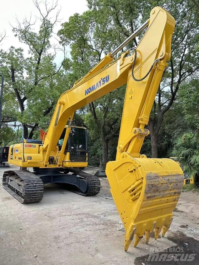 Komatsu PC220-8 Gravemaskiner på larvebånd