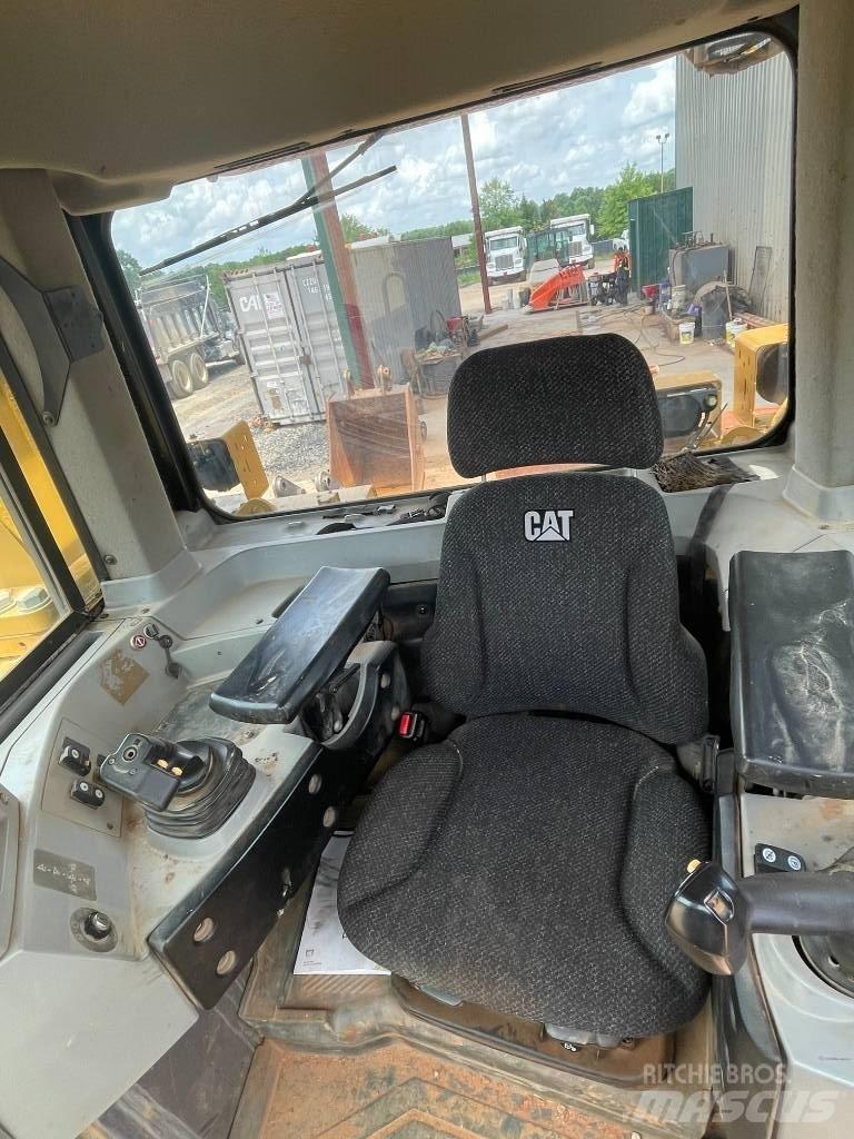 CAT D 8 T Bulldozer på larvebånd