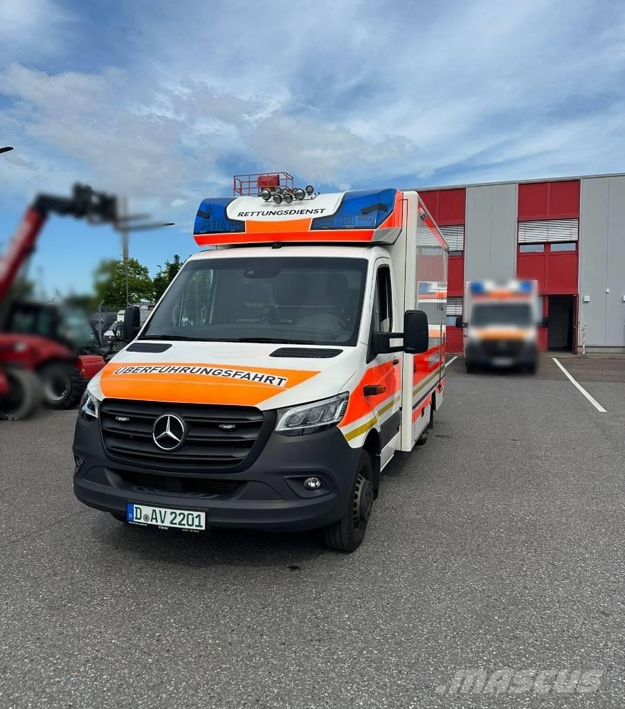 Mercedes-Benz 100 D Ambulancer