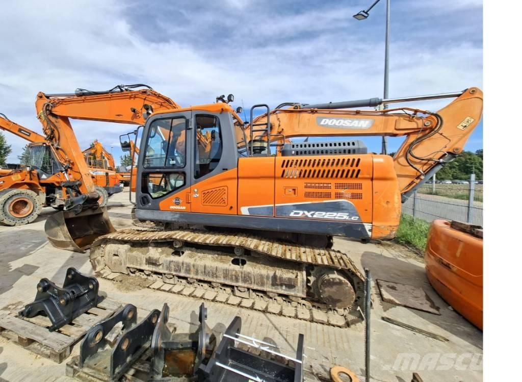 Doosan DX 225 LC-5 Gravemaskiner på larvebånd