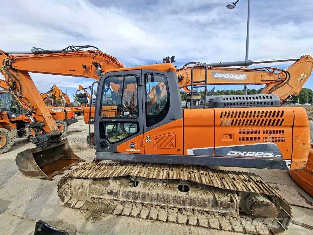 Doosan DX 225 LC-5 Gravemaskiner på larvebånd