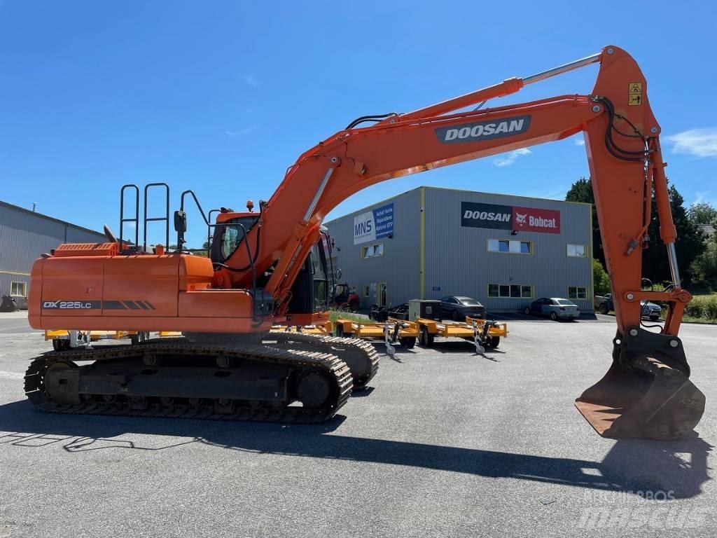 Doosan DX 225 LC-3 Gravemaskiner på larvebånd