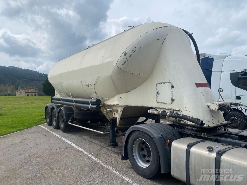 Spitzer SF2439PI Semi-trailer med Tank