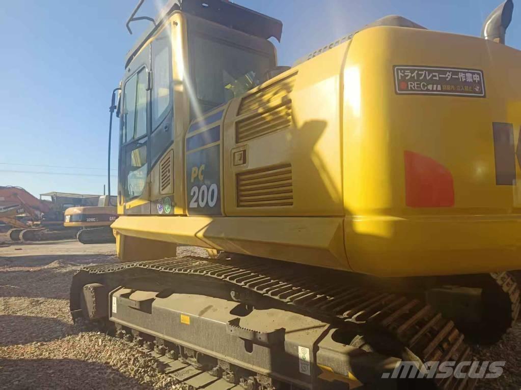 Komatsu PC 200 Gravemaskiner på larvebånd