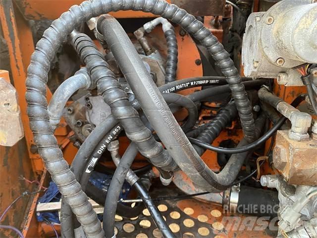Hitachi EX60-5 Gravemaskiner på larvebånd