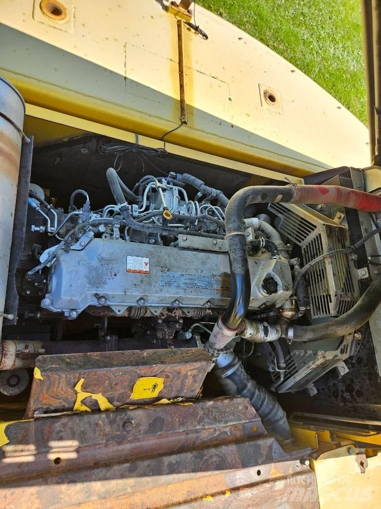 New Holland E 385 B Gravemaskiner på larvebånd