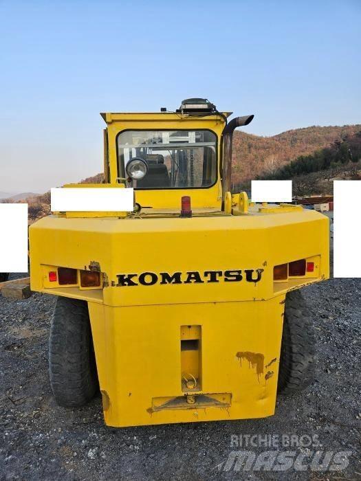 Komatsu FD 150 Reachtruck
