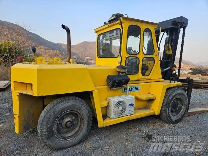 Komatsu FD 150 Reachtruck