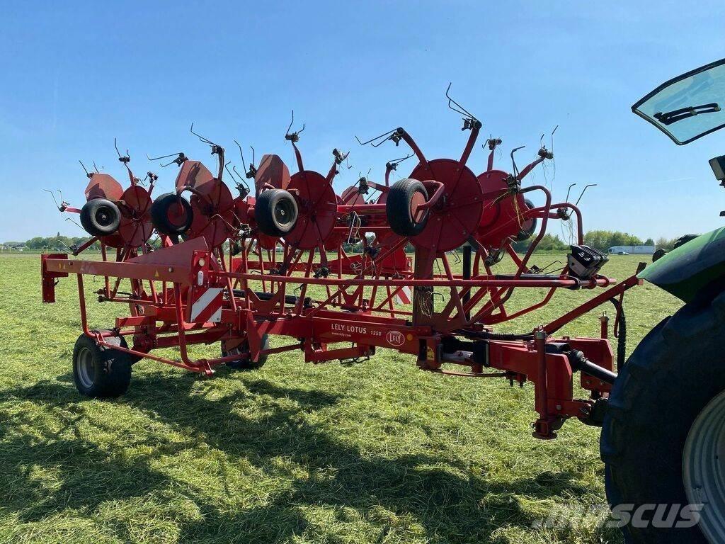 Lely 1250 River og høvendere