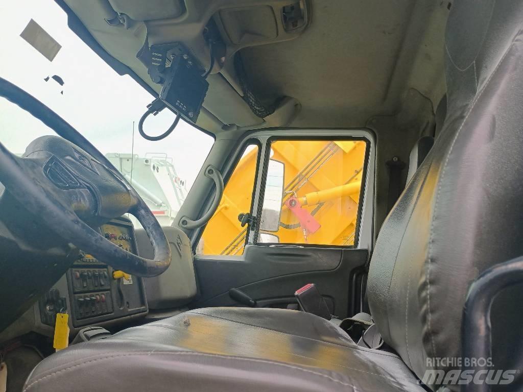 International 7400 Renovationslastbiler