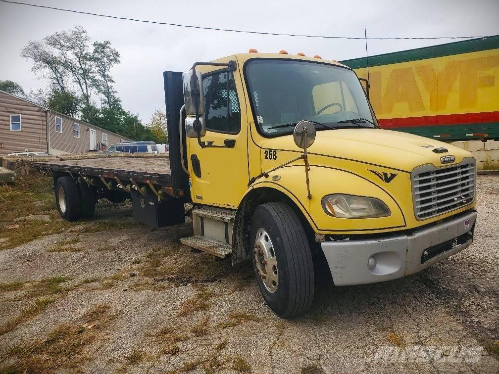 Freightliner M Line Lastbil med lad/Flatbed