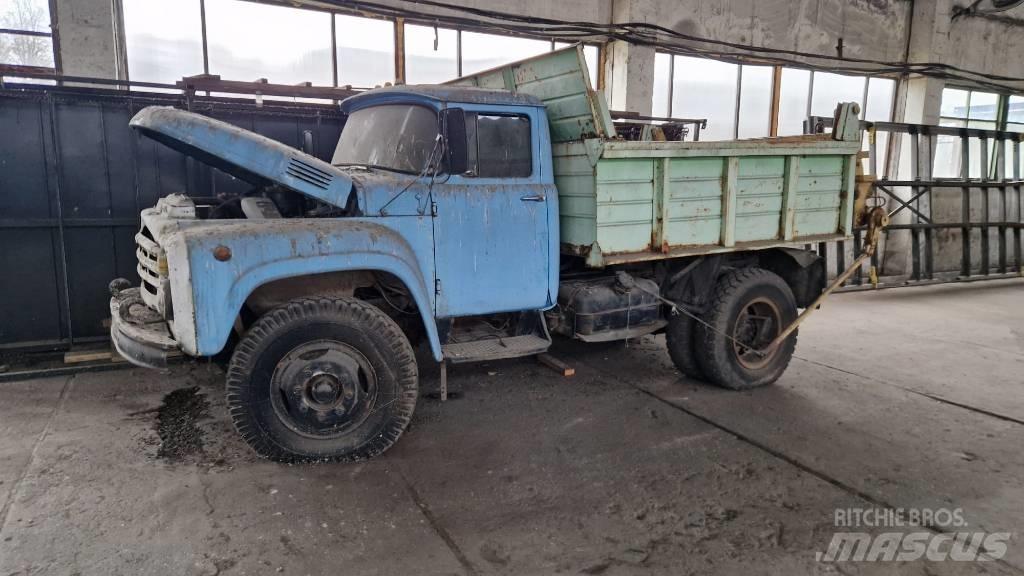 ZIL 496210 Lastbiler med tip
