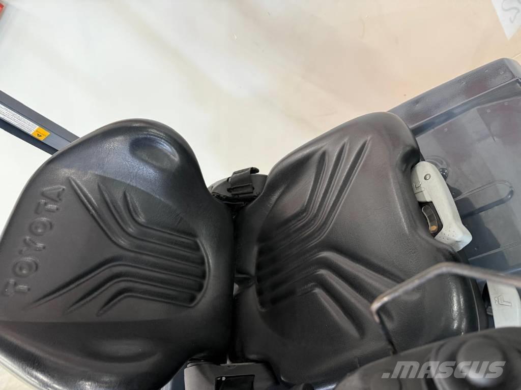 Toyota 11032 - 8FBM16T El gaffeltrucks