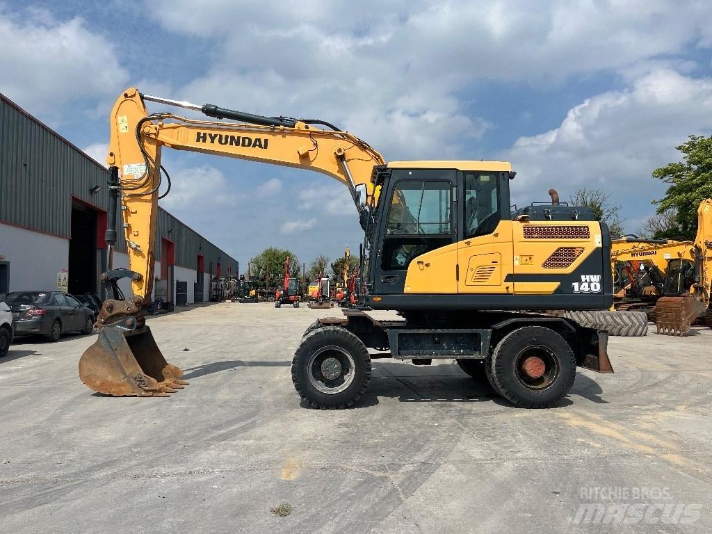 Hyundai HW140 Gravemaskiner på hjul