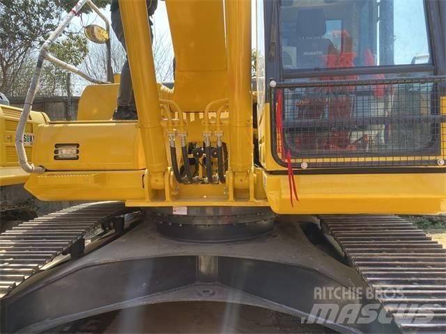 Komatsu PC 220-8 Gravemaskiner på larvebånd