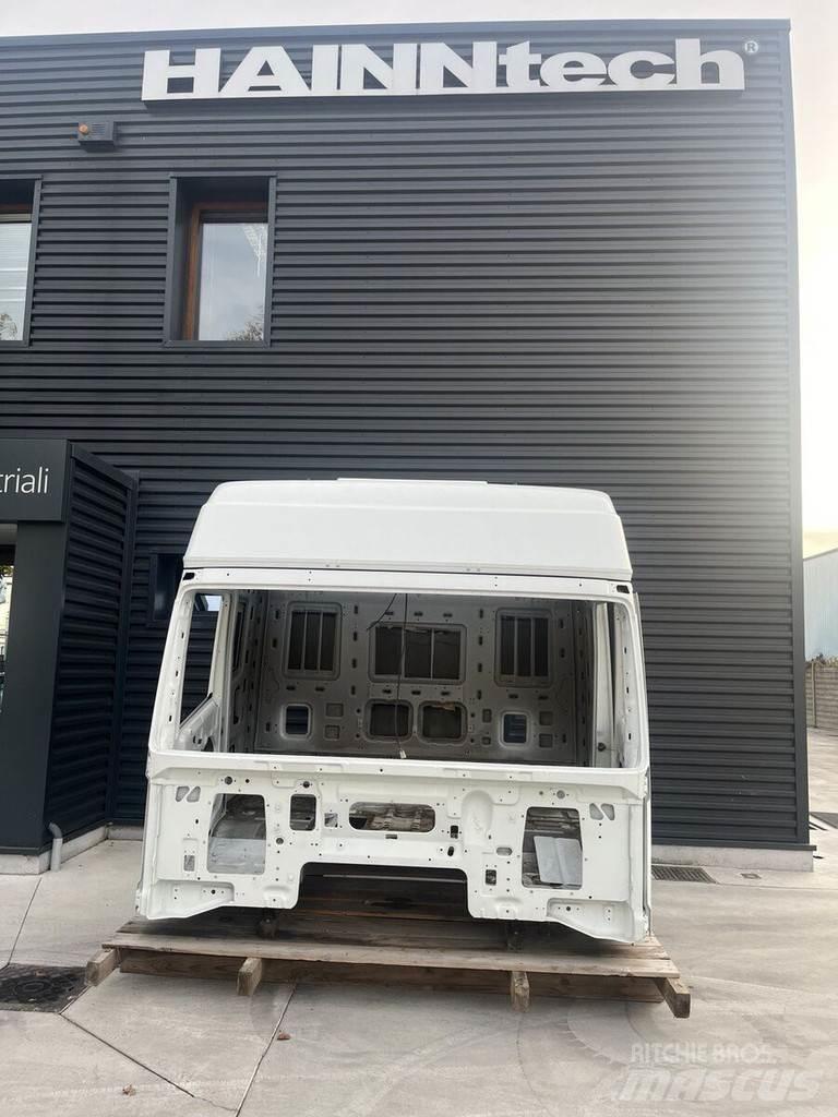 Iveco EUROSTAR Kabiner og interiør