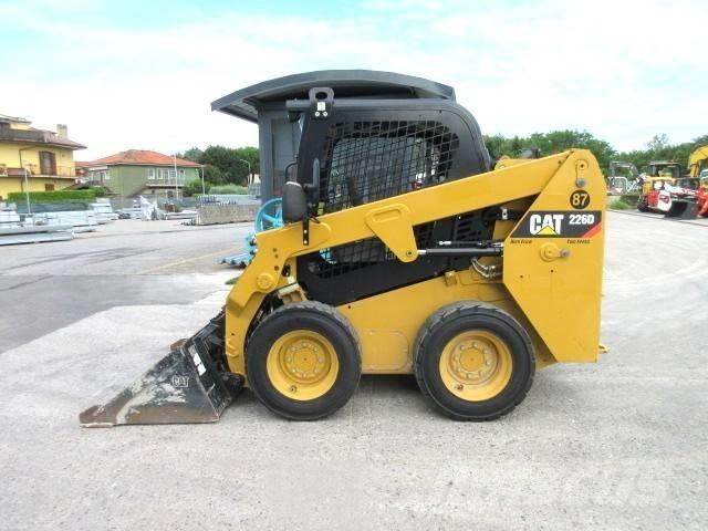 CAT 226 D Minilæsser - skridstyret
