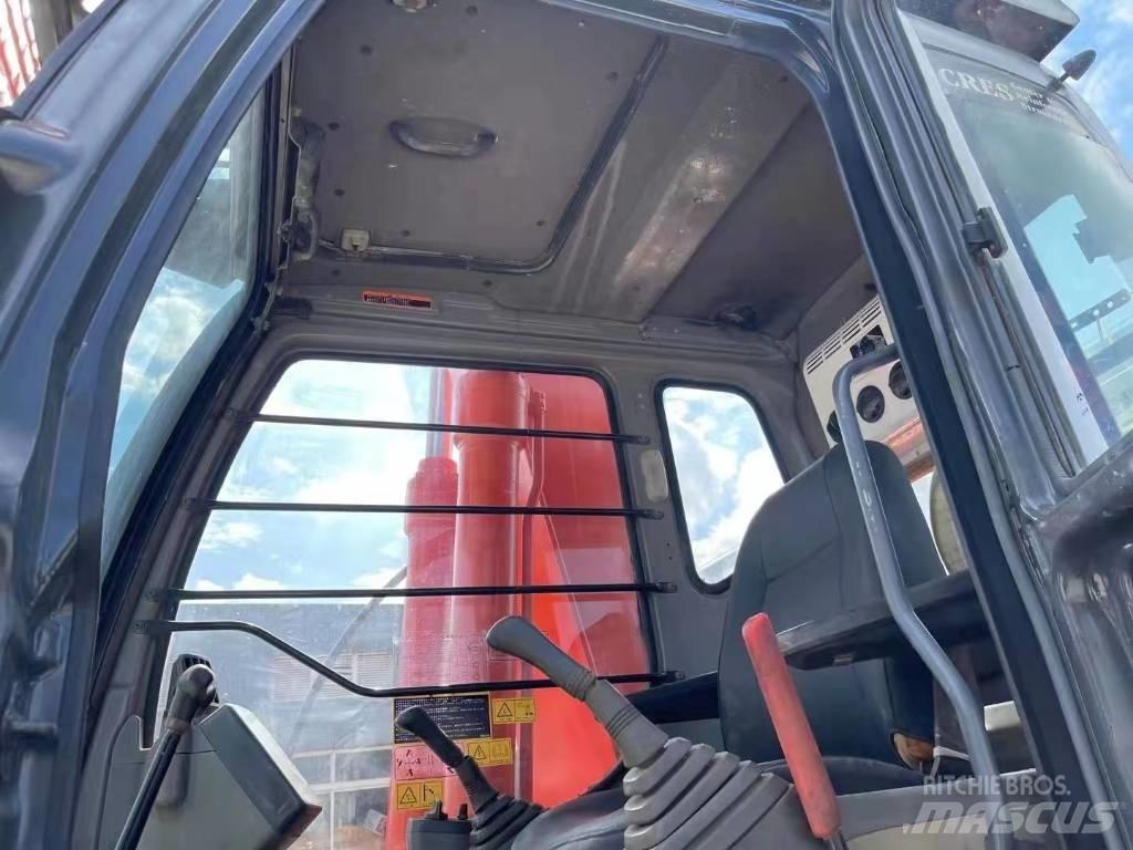 Hitachi ZX 200 C LC Gravemaskiner på larvebånd
