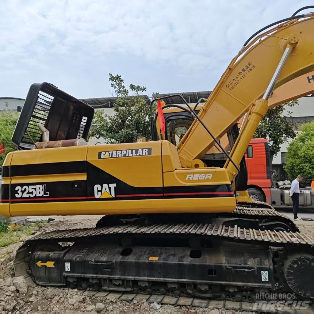 CAT 325 B L Gravemaskiner på larvebånd