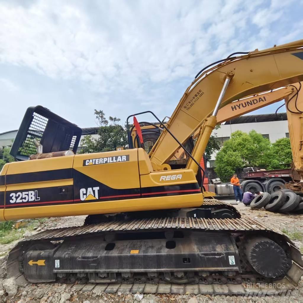 CAT 325 B L Gravemaskiner på larvebånd