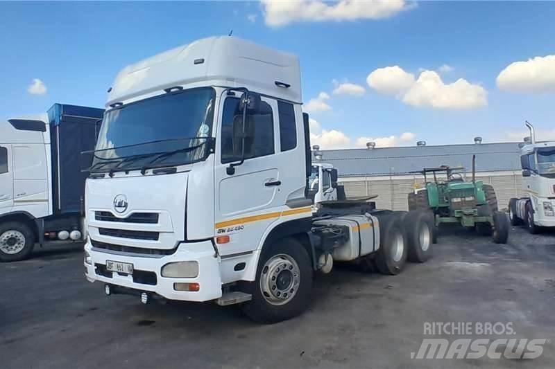 UD QUESTER GWE440 Andre lastbiler
