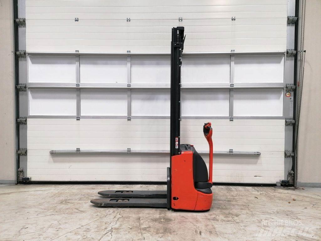 Linde L10 Gaffelstabler med gående fører