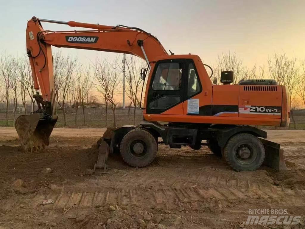Doosan DH 210 W-7 Gravemaskiner på hjul