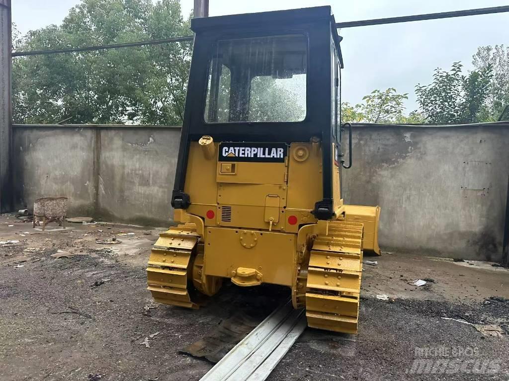 CAT D 4 C Bulldozer på larvebånd