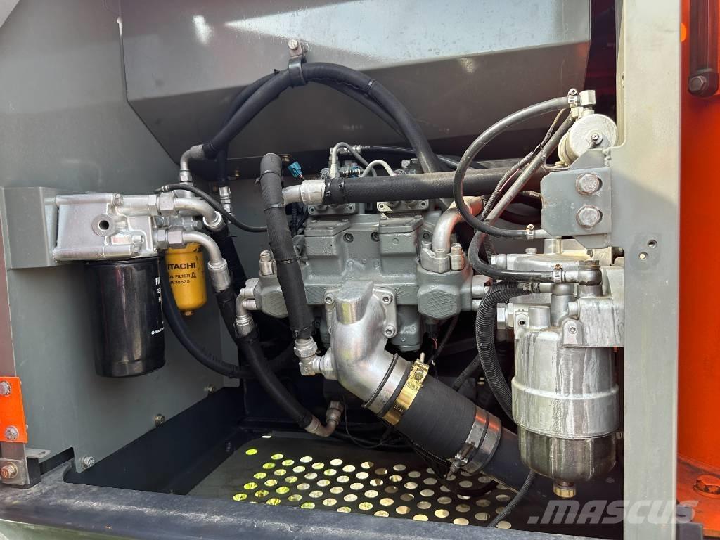 Hitachi ZX200 Gravemaskiner på larvebånd