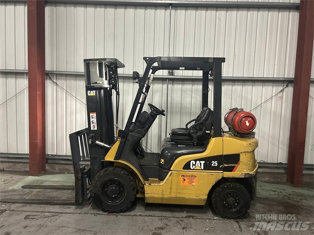CAT GP25NT LPG gaffeltrucks