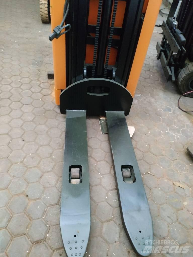Still Aufsitzstapler El gaffeltrucks