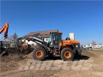 Doosan DL 220 Læssemaskiner på hjul