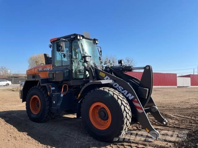 Doosan DL 220 Læssemaskiner på hjul
