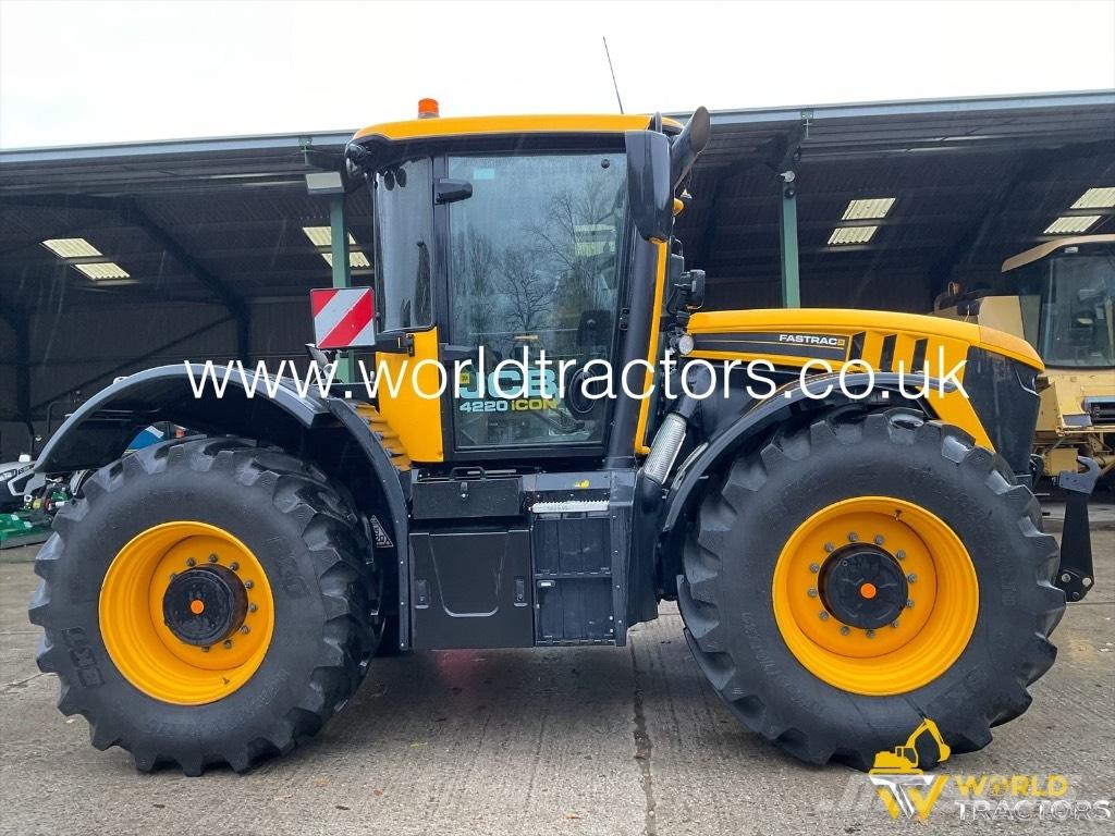 JCB Fastrac 4220 Traktorer