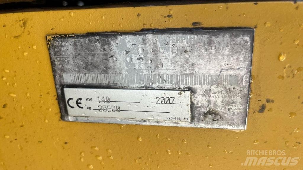 CAT 325DLN Gravemaskiner på larvebånd