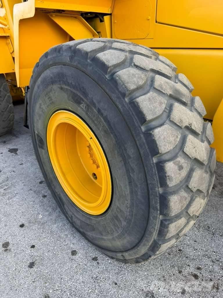Komatsu WA 320-5L Læssemaskiner på hjul