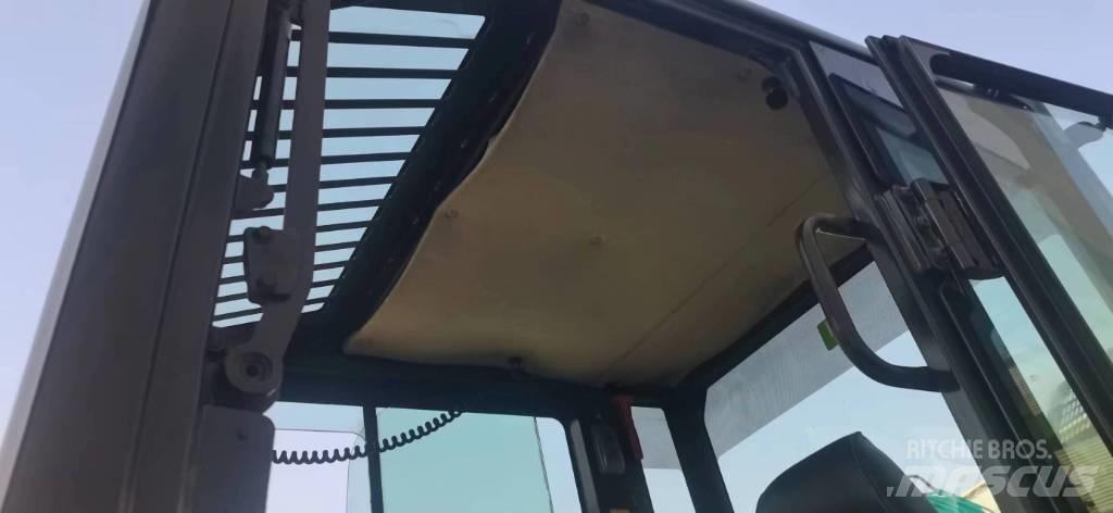 Komatsu 56-7 Gravemaskiner på larvebånd