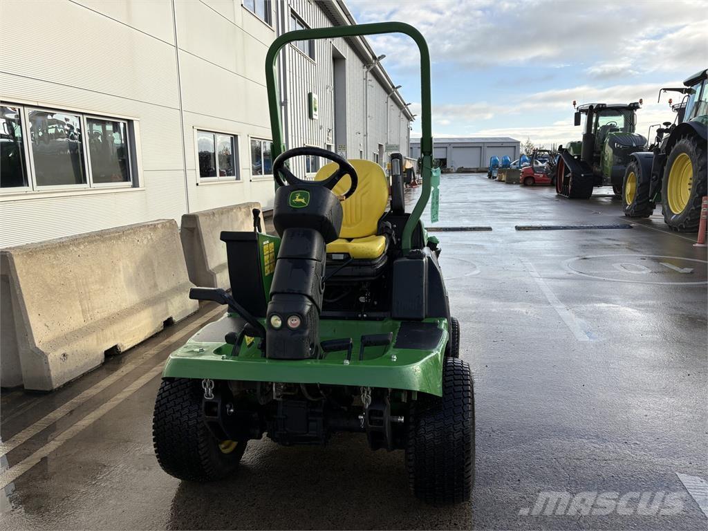 John Deere 1570 Traktorklippere
