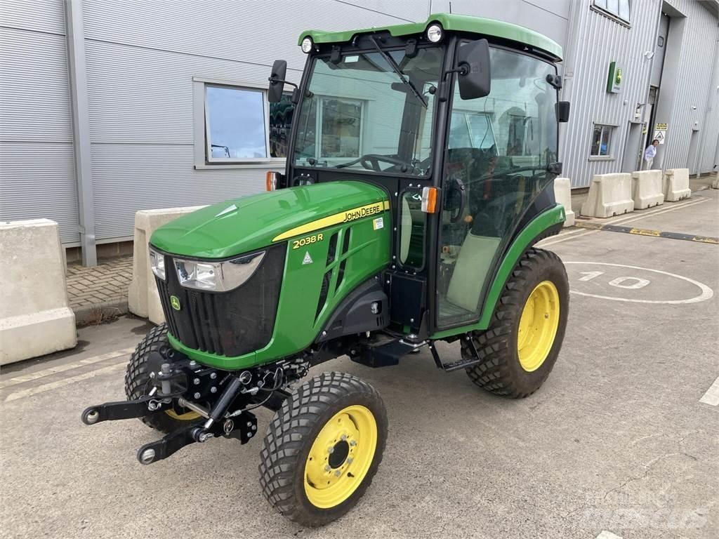 John Deere 2038R Kompakte traktorer