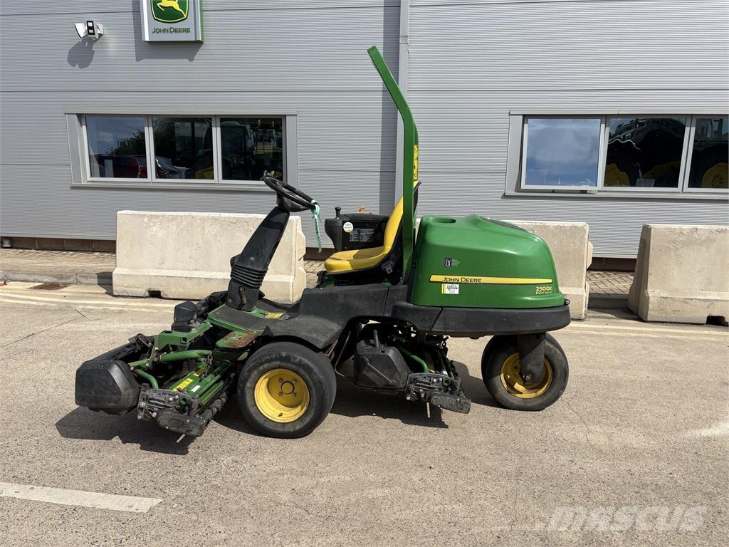 John Deere 2500E Walk-behind klippere