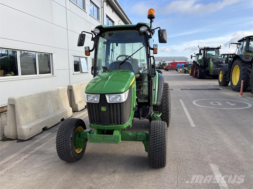 John Deere 4052R Kompakte traktorer