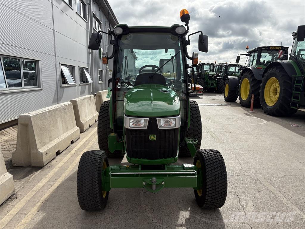 John Deere 4066R Kompakte traktorer