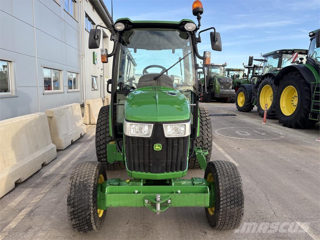 John Deere 4066R Kompakte traktorer