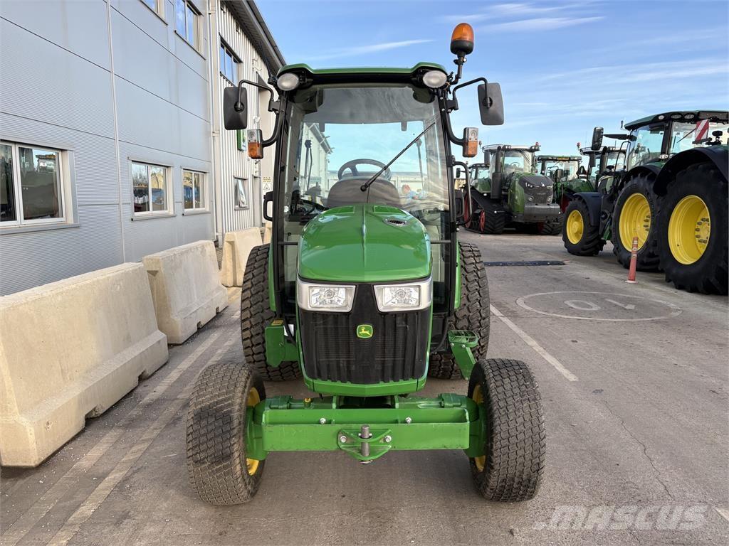 John Deere 4066R Kompakte traktorer