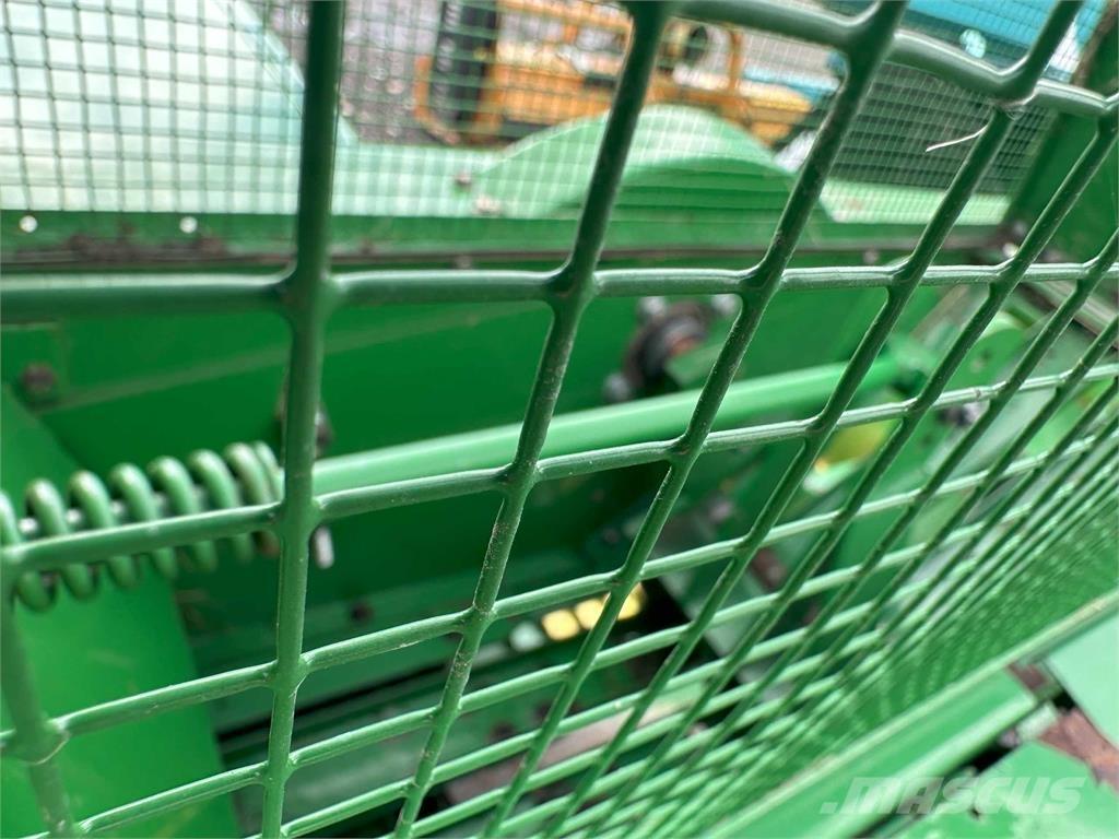 John Deere 459 Pressere til firkantede baller
