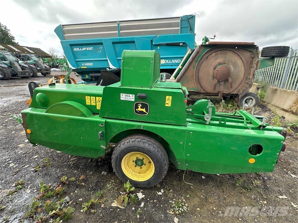 John Deere 459 Pressere til firkantede baller