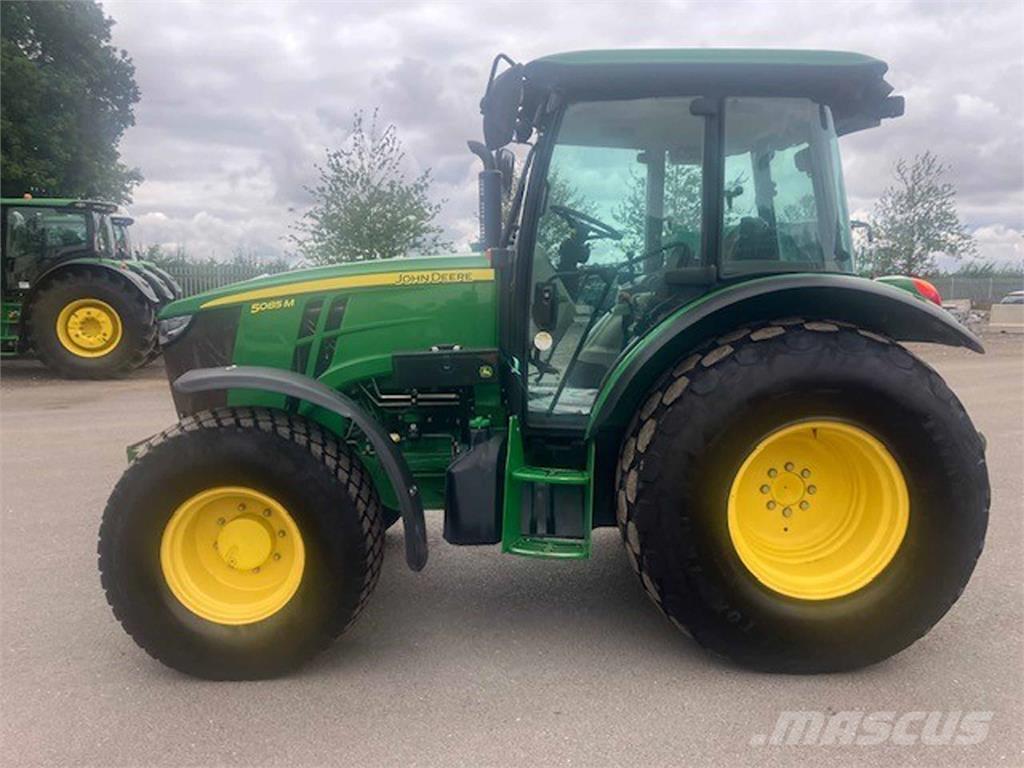 John Deere 5085M Traktorer
