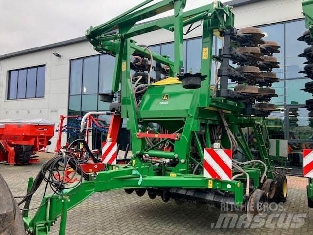 John Deere 750A Såmaskine
