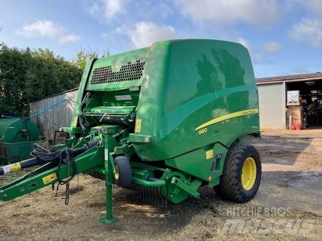 John Deere 960 Pressere til firkantede baller